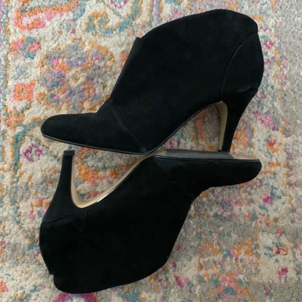 Adrienne Vittadini Black Suede Slip-on 3.5”Heeled Booties 9.5